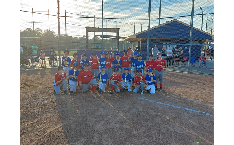 7-8 boys Dodgers champions and Red Sox runner ups